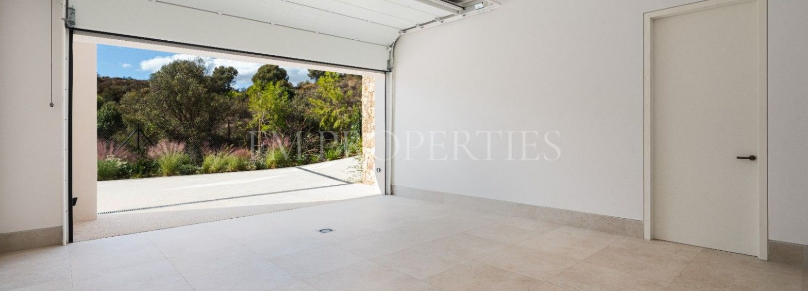 Villa  in Marbella Hill Club, Marbella Golden Mile, Marbella