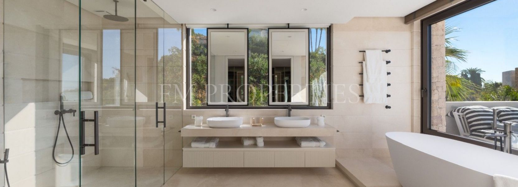 Villa  in Marbella Hill Club, Marbella Golden Mile, Marbella