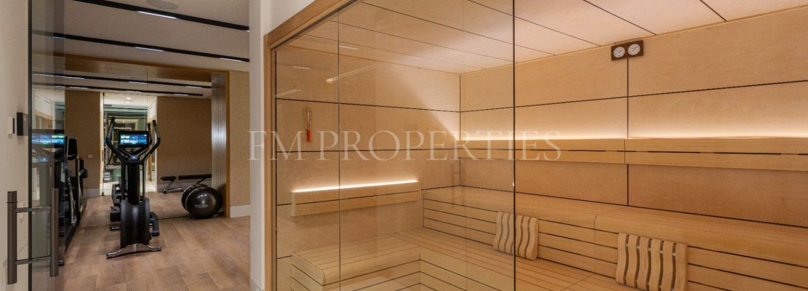 Villa  in Marbella Hill Club, Marbella Golden Mile, Marbella