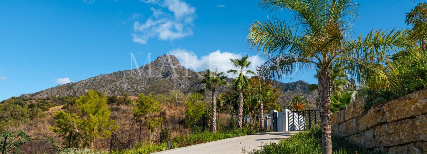 Villa  in Marbella Hill Club, Marbella Golden Mile, Marbella