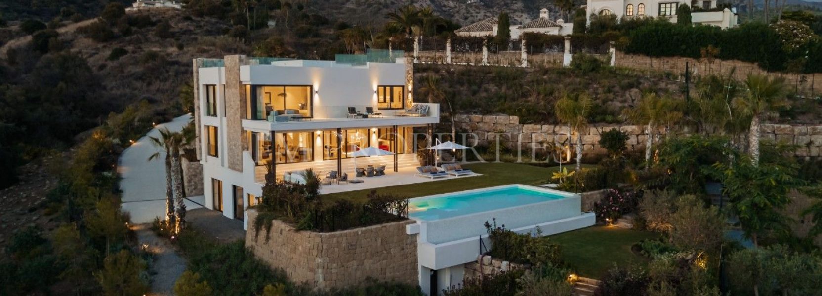 Villa  in Marbella Hill Club, Marbella Golden Mile, Marbella