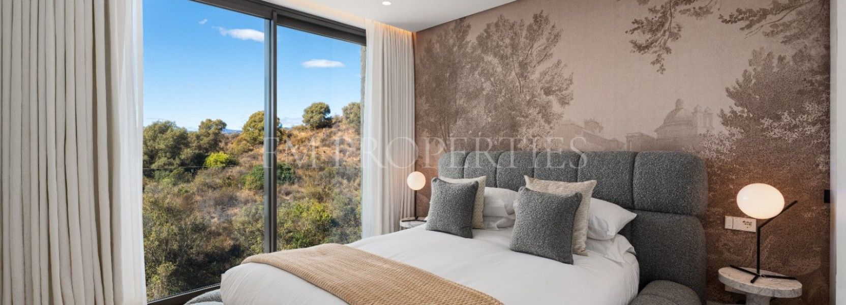 Villa  in Marbella Hill Club, Marbella Golden Mile, Marbella