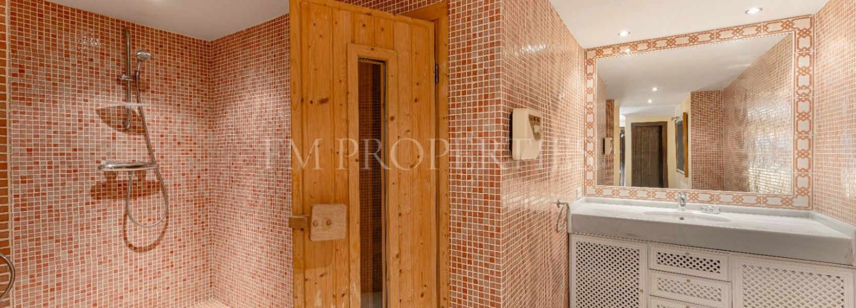 Villa  in Nueva Andalucia, Marbella