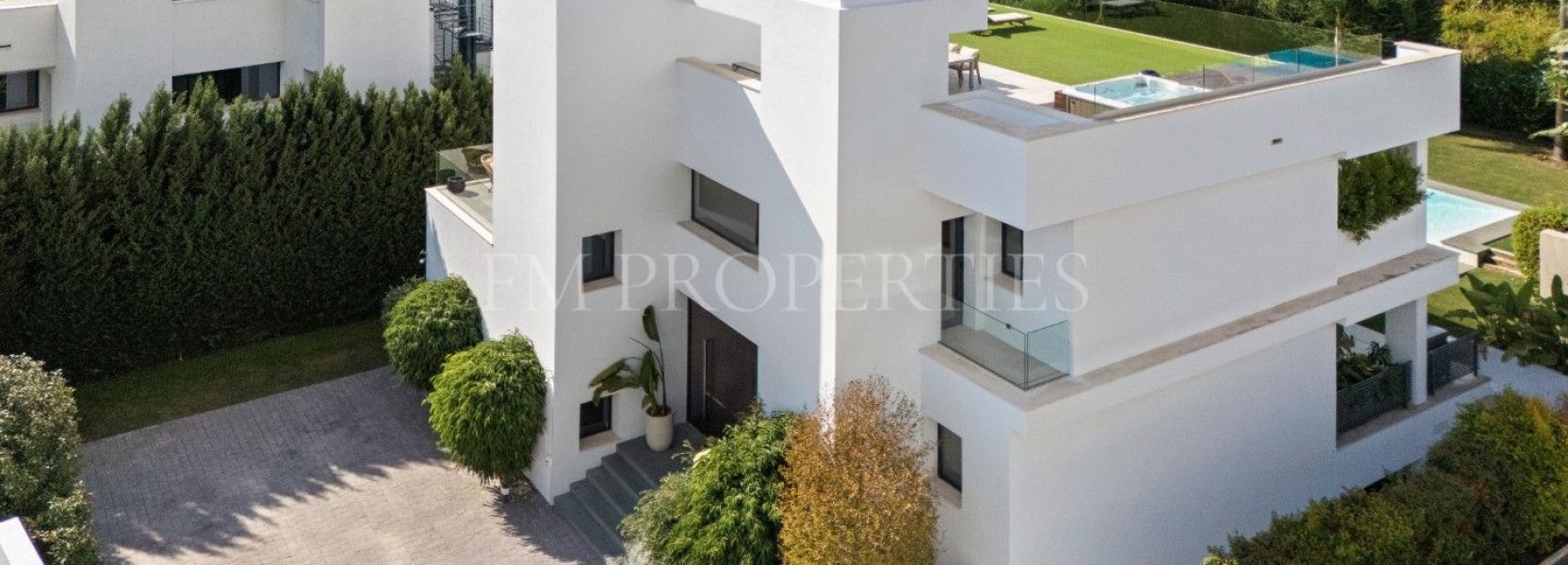 Villa  in Nueva Andalucia, Marbella