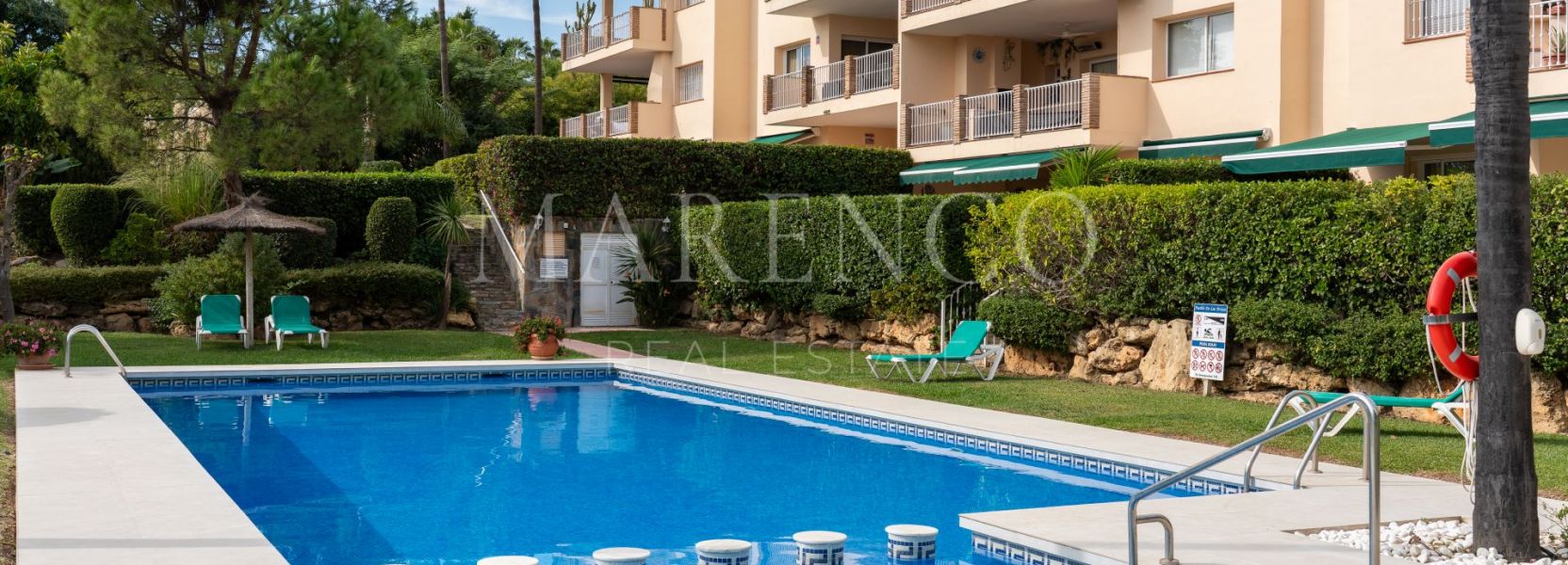 Erdgeschosswohnung  in Pueblo de Las Brisas, Nueva Andalucia, Marbella