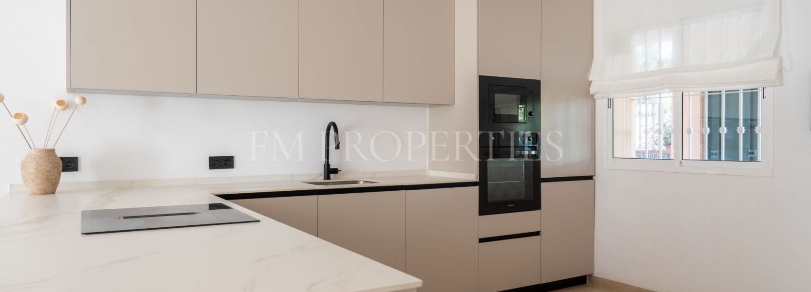 Appartement rez de chaussée  à Pueblo de Las Brisas, Nueva Andalucia, Marbella