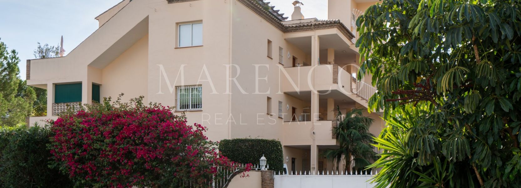 Erdgeschosswohnung  in Pueblo de Las Brisas, Nueva Andalucia, Marbella