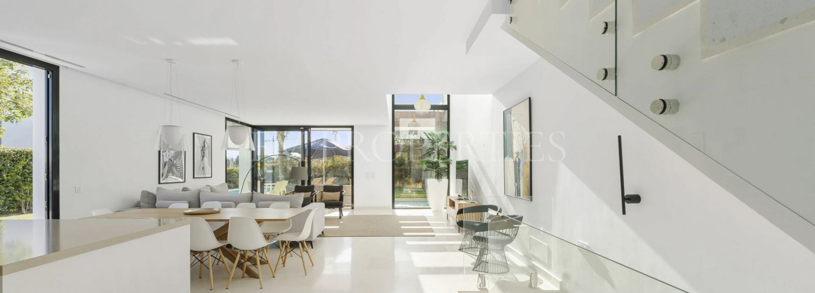 Semi Detached Villa  in Cabopino, Marbella East, Marbella