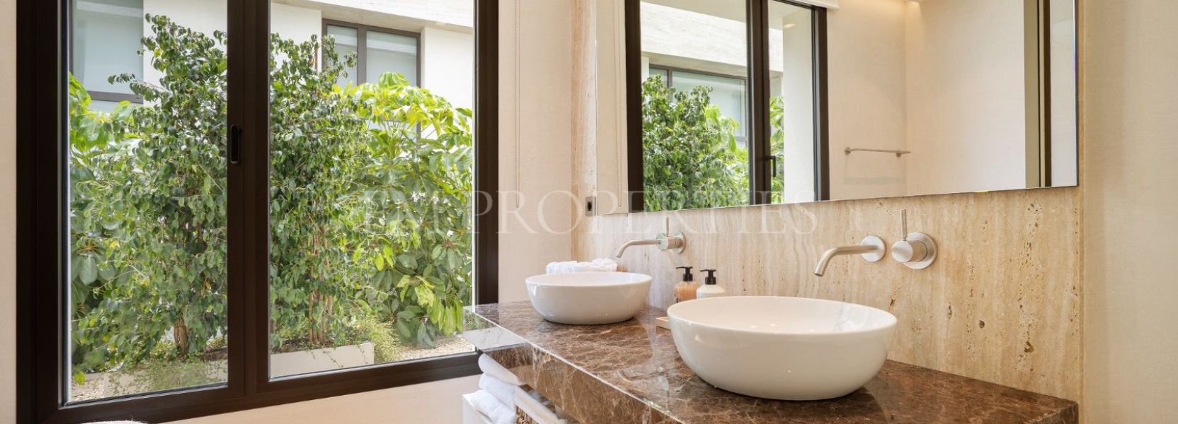 Duplex Planta Baja  en Marbella Golden Mile, Marbella