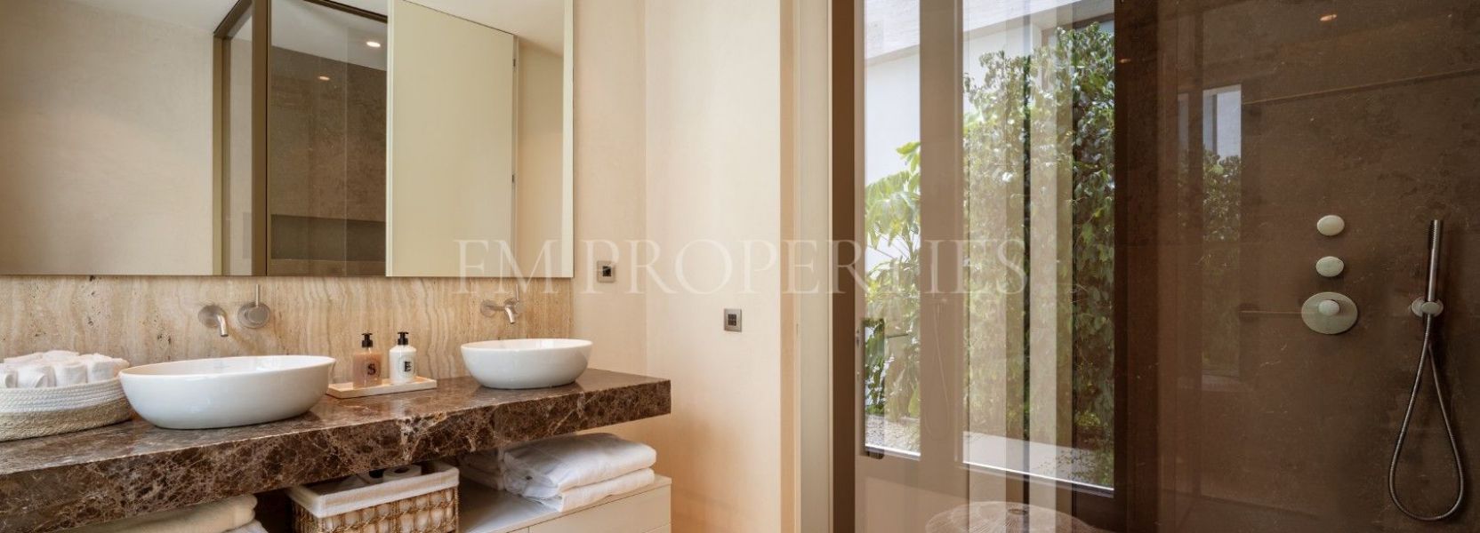 Duplex Planta Baja  en Marbella Golden Mile, Marbella