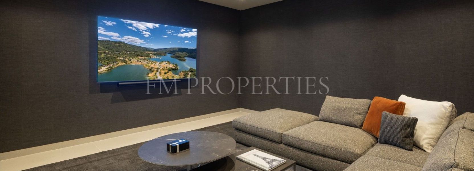 Villa  in Los Flamingos, Benahavis