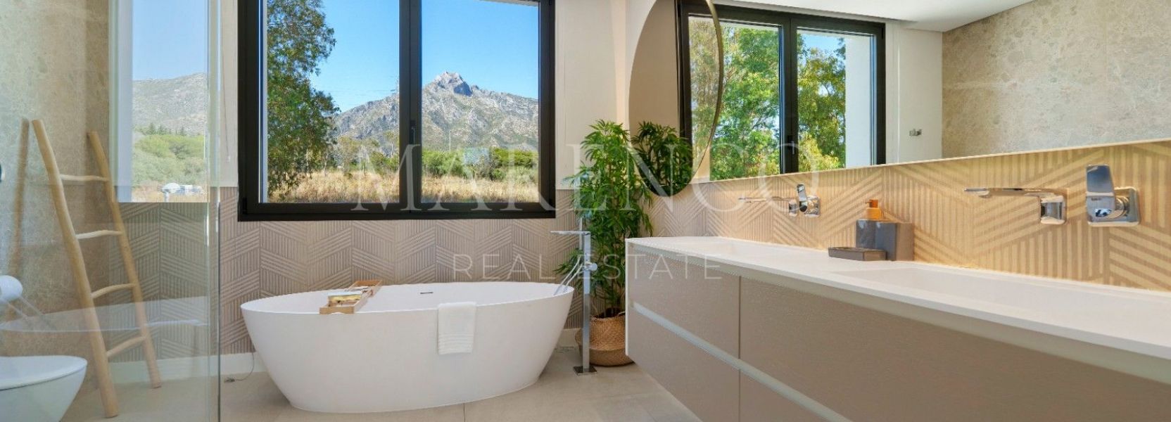 Villa  in Altos de Puente Romano, Marbella Goldene Meile, Marbella