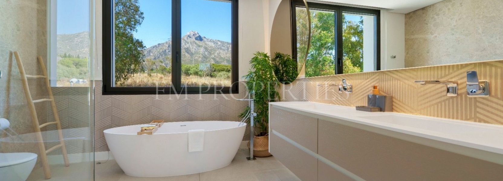 Villa  in Altos de Puente Romano, Marbella Goldene Meile, Marbella