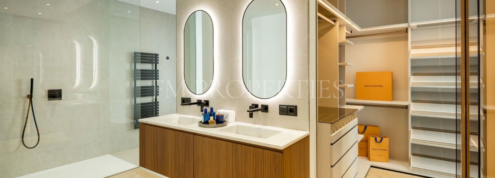 Villa  in El Herrojo, Benahavis