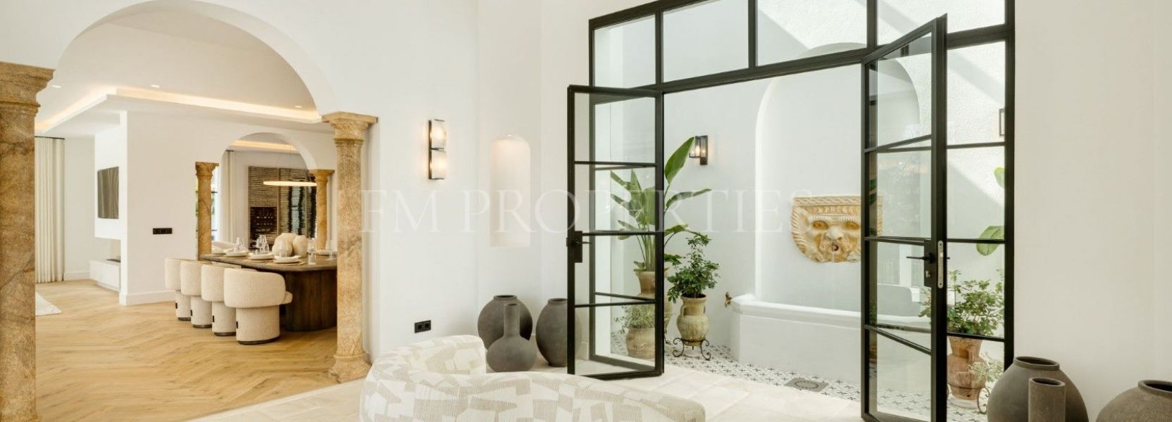 Villa  in El Herrojo, Benahavis