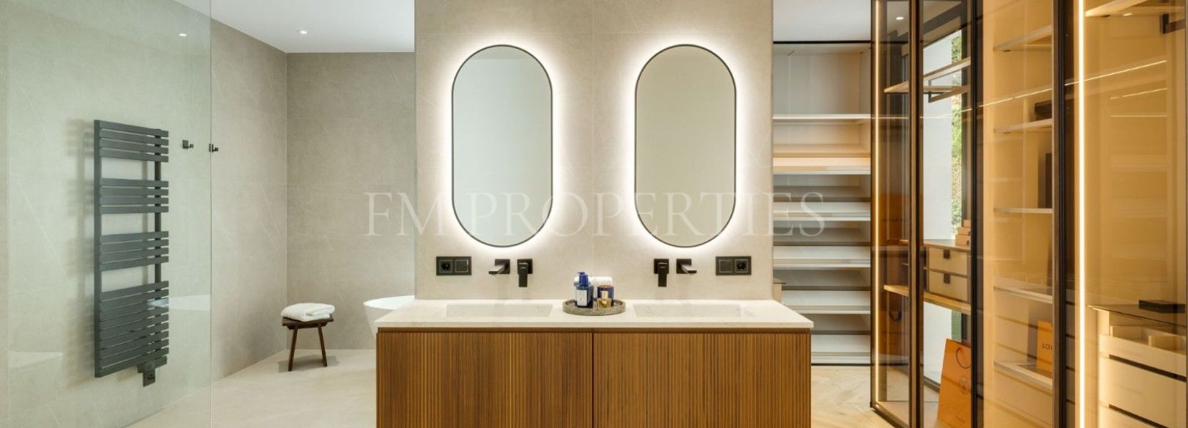 Villa  in El Herrojo, Benahavis