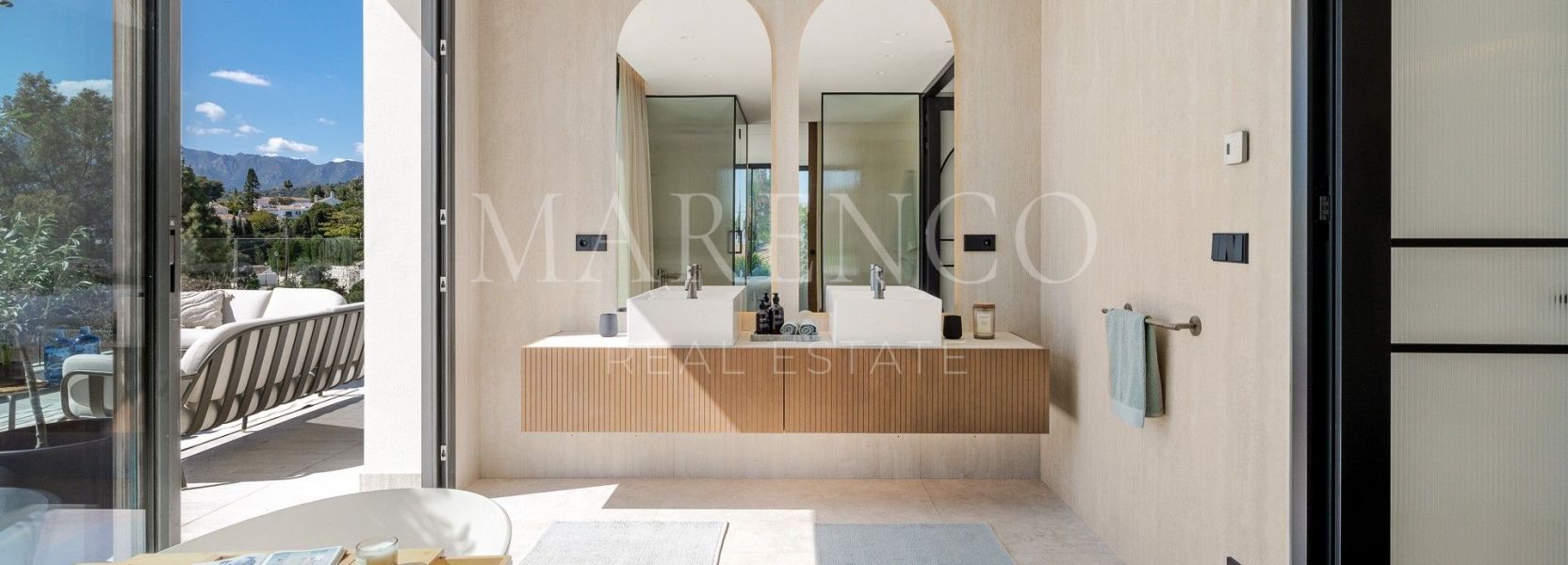 Villa Pareada  en El Rosario, Marbella Este, Marbella