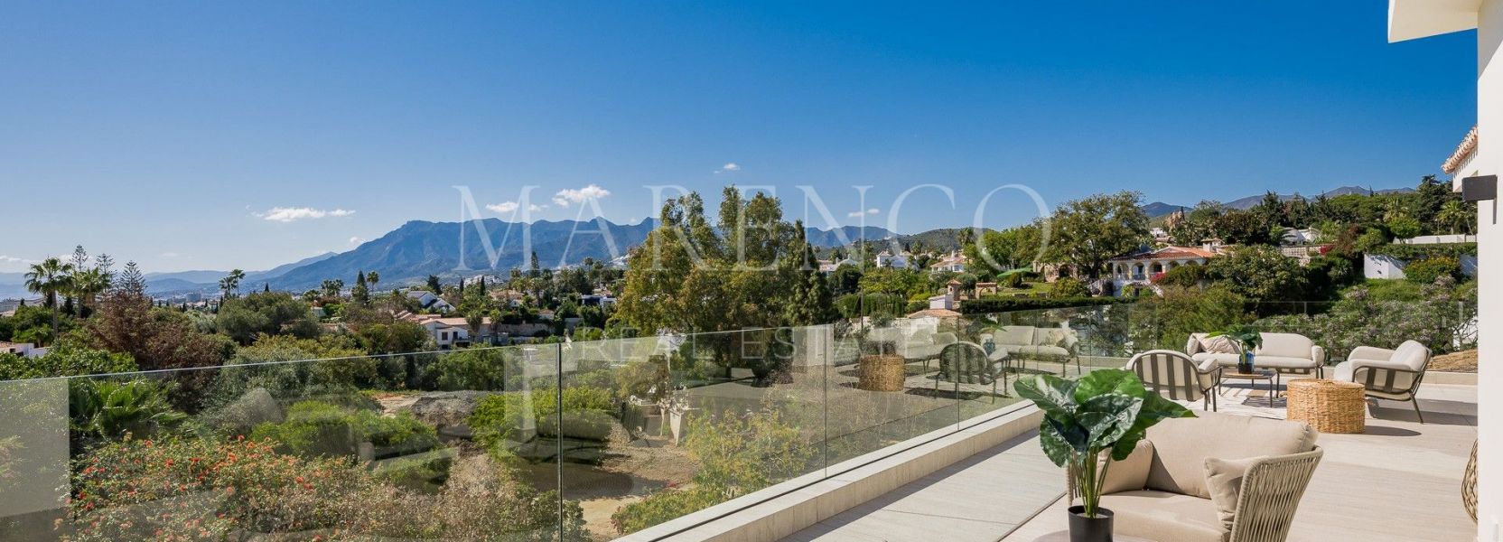 Villa Pareada  en El Rosario, Marbella Este, Marbella