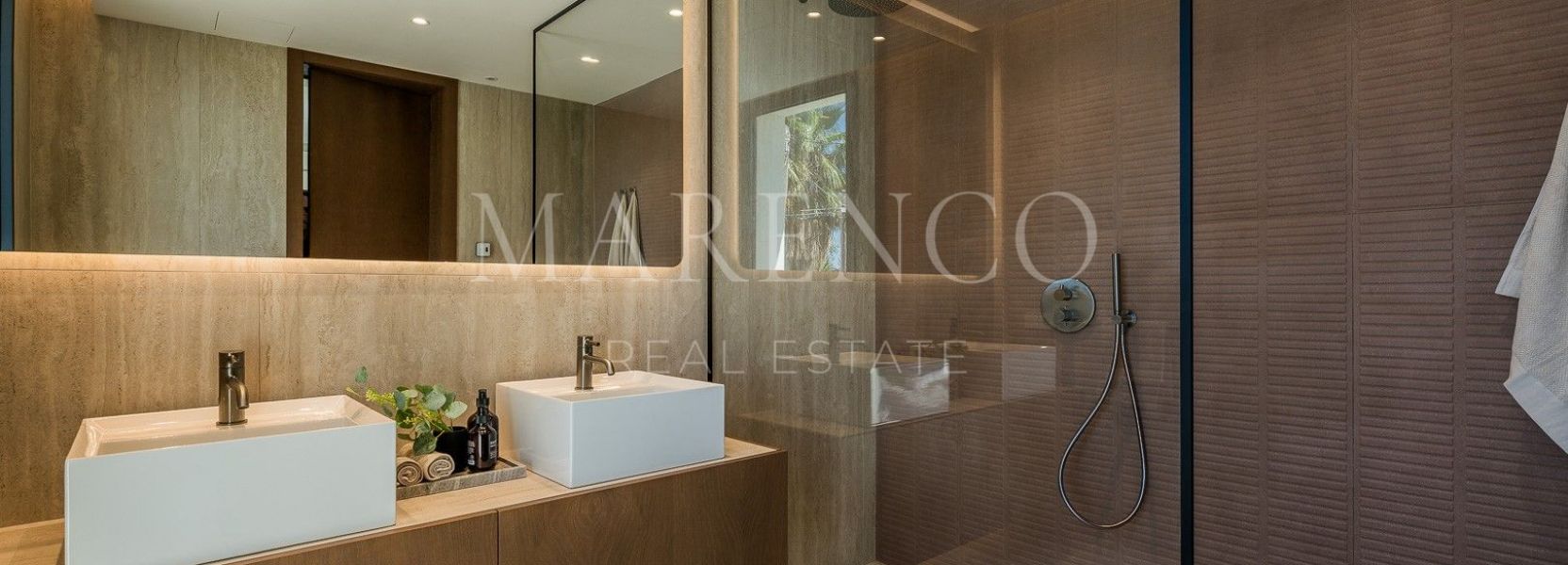 Villa Pareada  en El Rosario, Marbella Este, Marbella