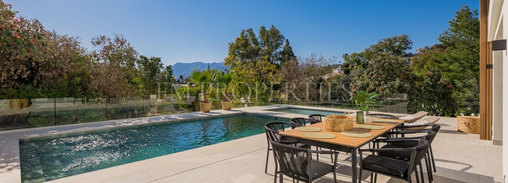 Semi Detached Villa  in El Rosario, Marbella East, Marbella
