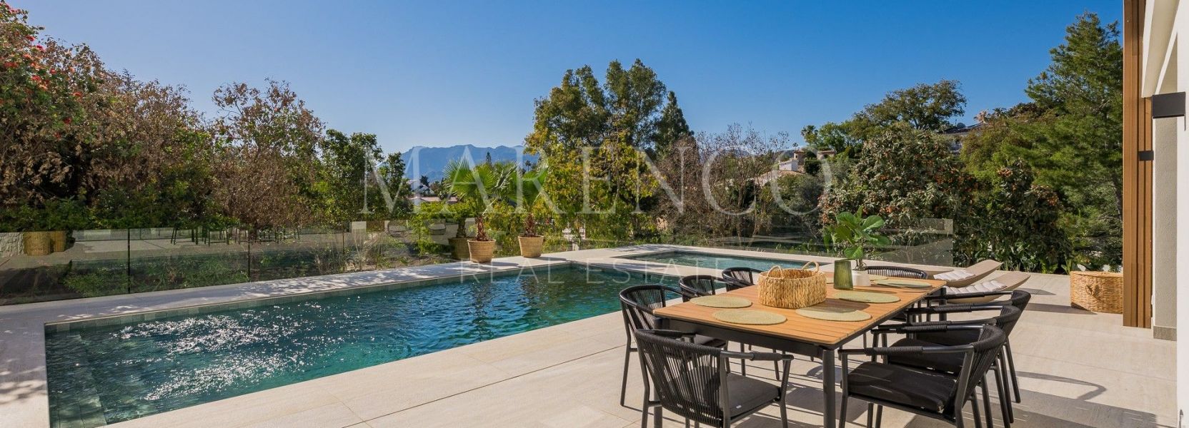 Villa Pareada  en El Rosario, Marbella Este, Marbella