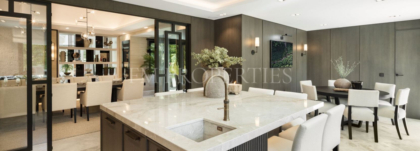 Villa  in Las Brisas, Nueva Andalucia, Marbella