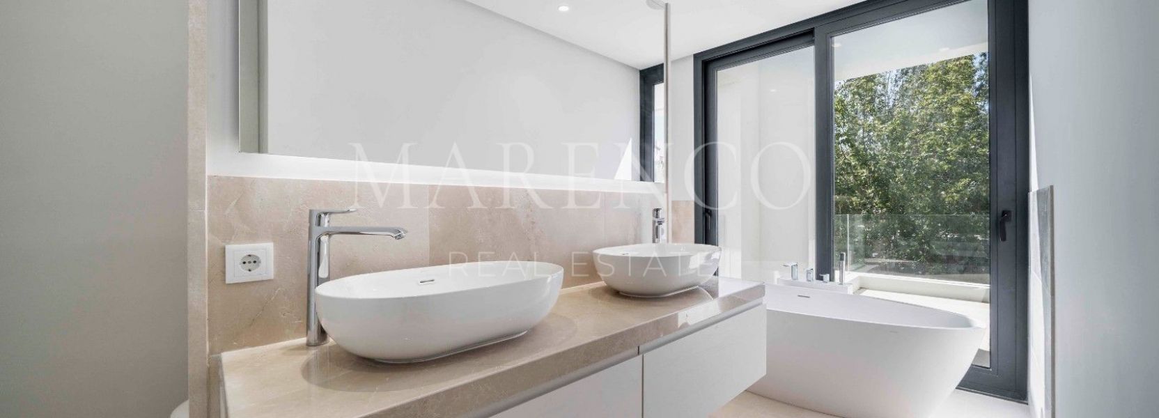 Villa  in El Campanario, Estepona Ost, Estepona