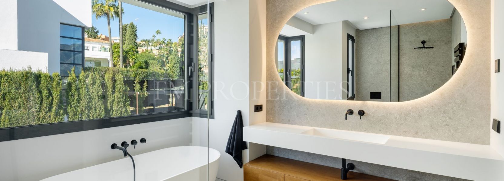 Villa  in La Cerquilla, Nueva Andalucia, Marbella