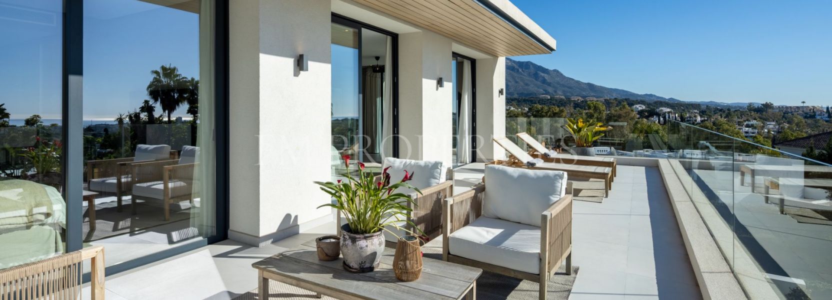 Villa  in La Cerquilla, Nueva Andalucia, Marbella
