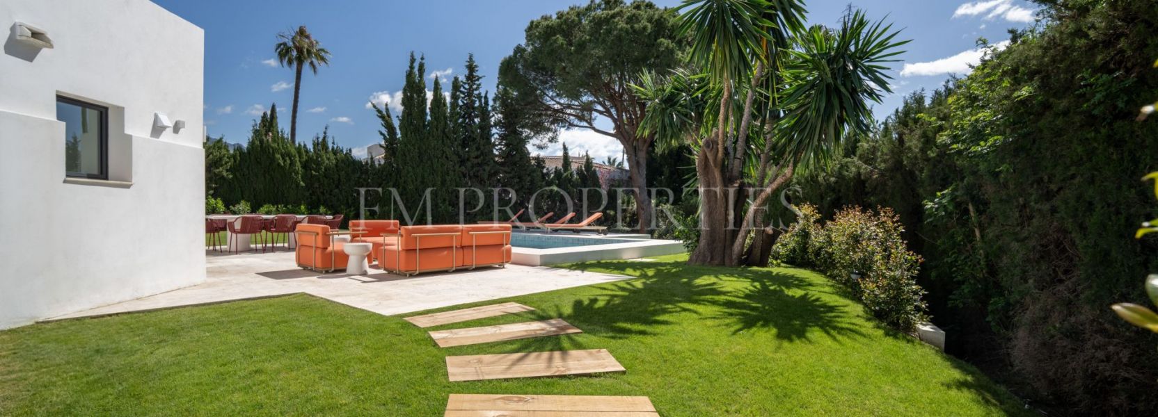 Villa  in Nueva Andalucia, Marbella