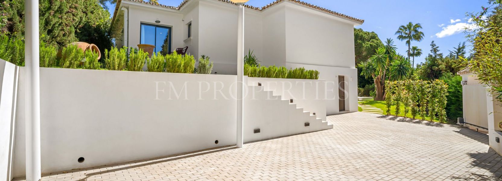 Villa  in Nueva Andalucia, Marbella