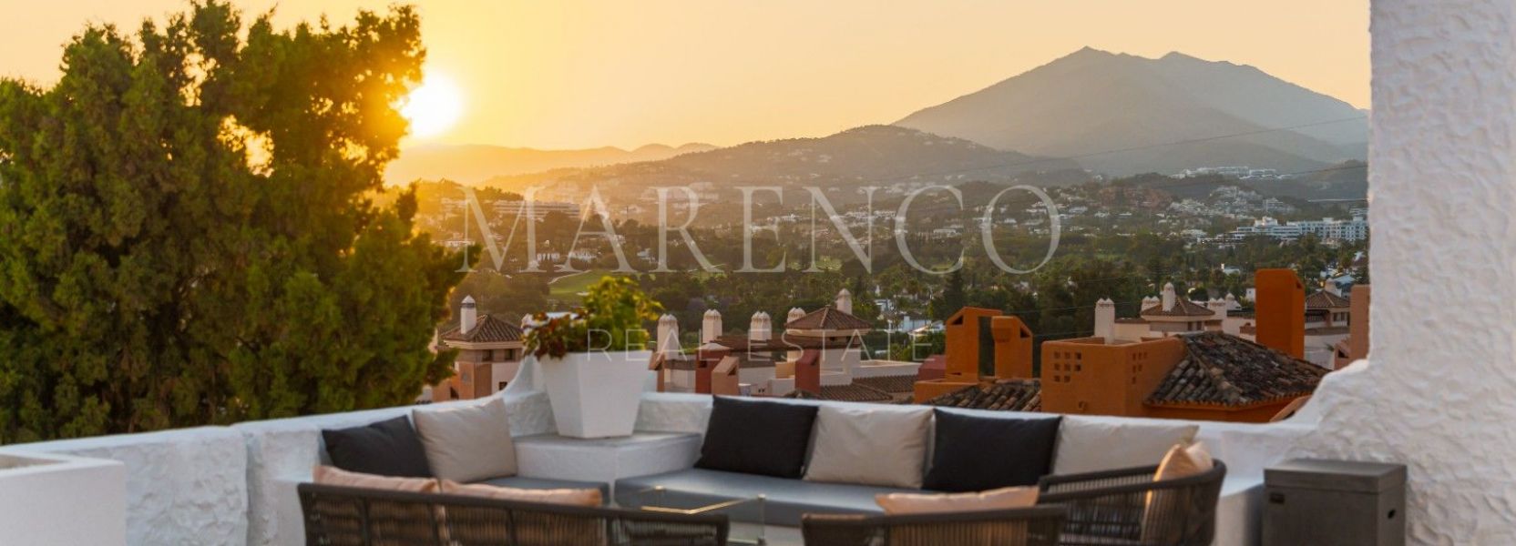 Duplex Penthouse à Pueblo Arabesque, Nueva Andalucia, Marbella