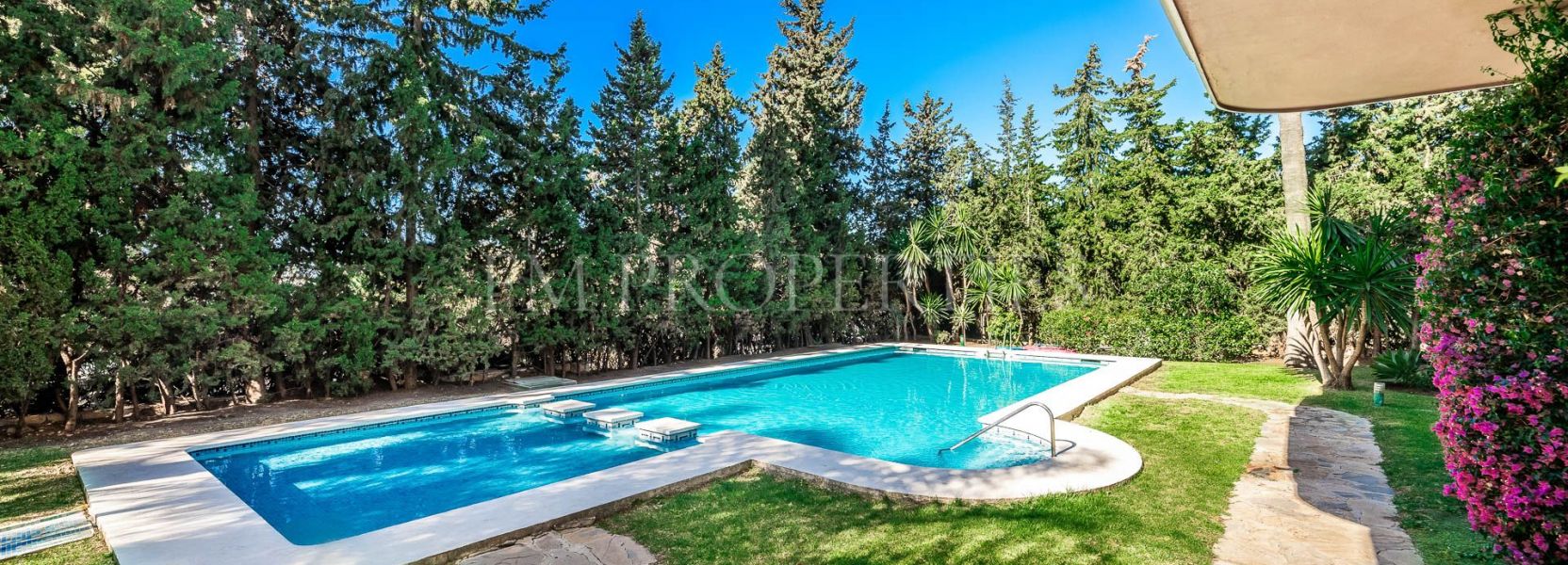 Apartment  in Nueva Andalucia, Marbella