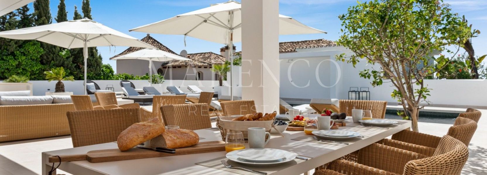 Villa  in El Rosario, Marbella East, Marbella