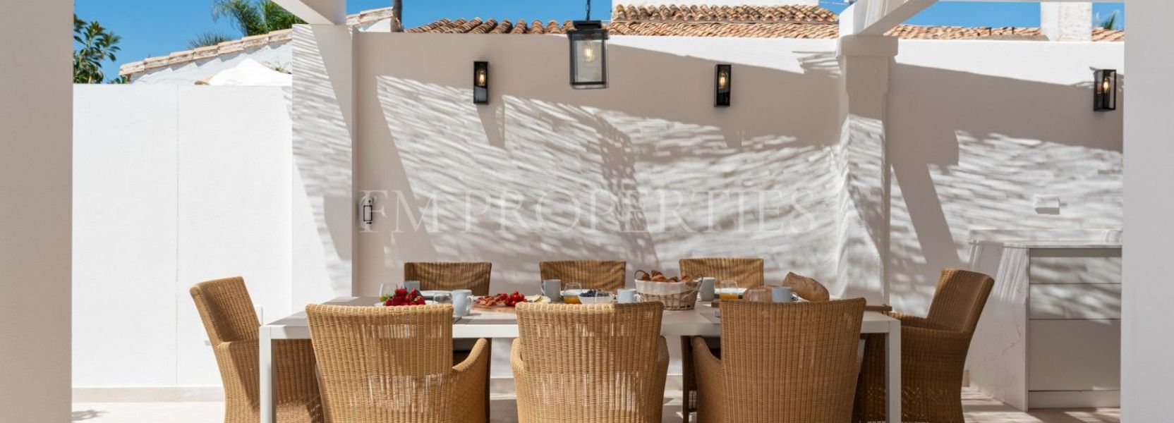 Villa  in El Rosario, Marbella Oost, Marbella