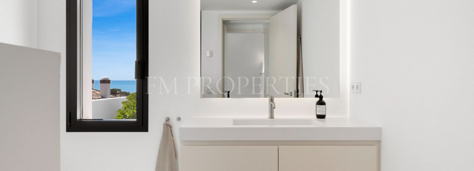 Villa  in El Rosario, Marbella Oost, Marbella
