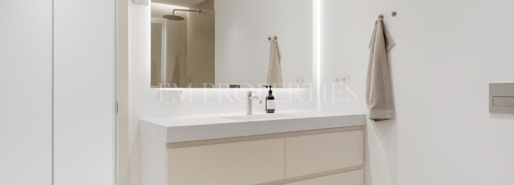 Villa  in El Rosario, Marbella Oost, Marbella