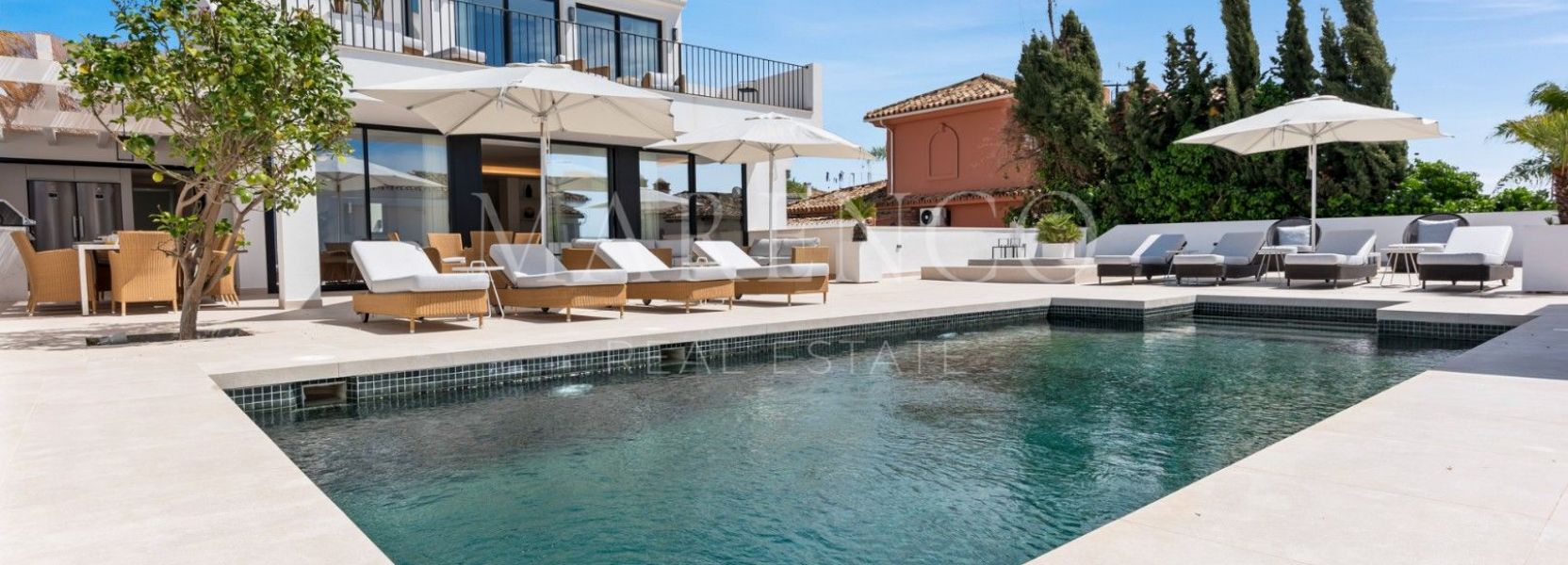 Villa  in El Rosario, Marbella East, Marbella