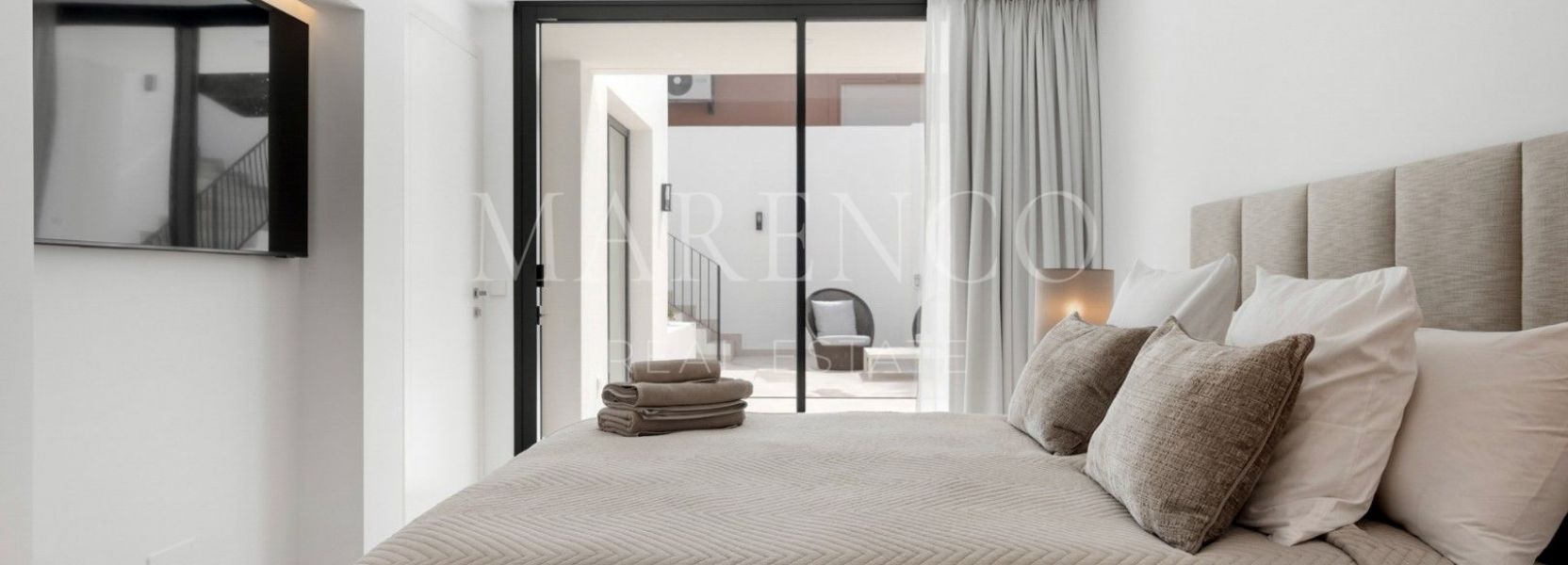 Villa  in El Rosario, Marbella East, Marbella