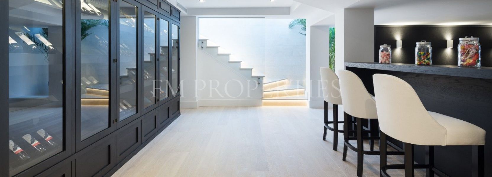 Villa  in Aloha, Nueva Andalucia, Marbella