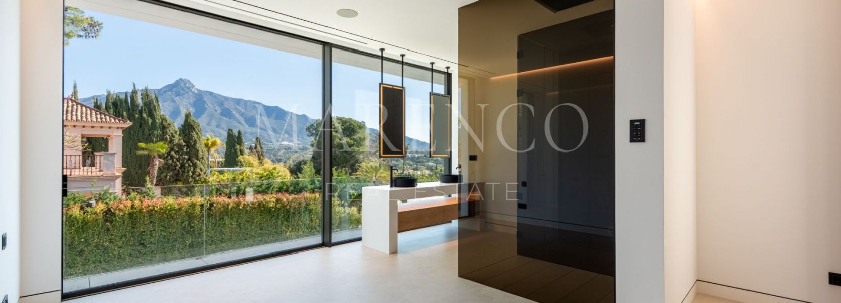 Half Vrijstaande Villa in Nueva Andalucia, Marbella