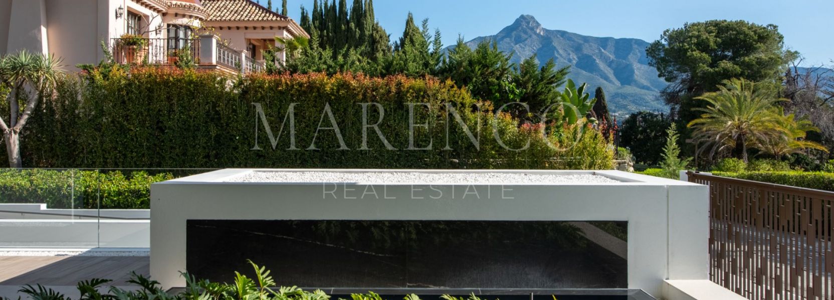 Half Vrijstaande Villa in Nueva Andalucia, Marbella