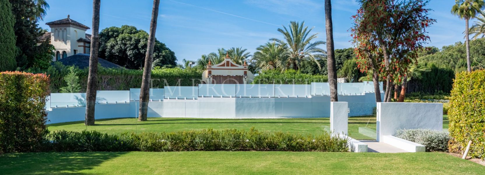 Half Vrijstaande Villa  in Nueva Andalucia, Marbella