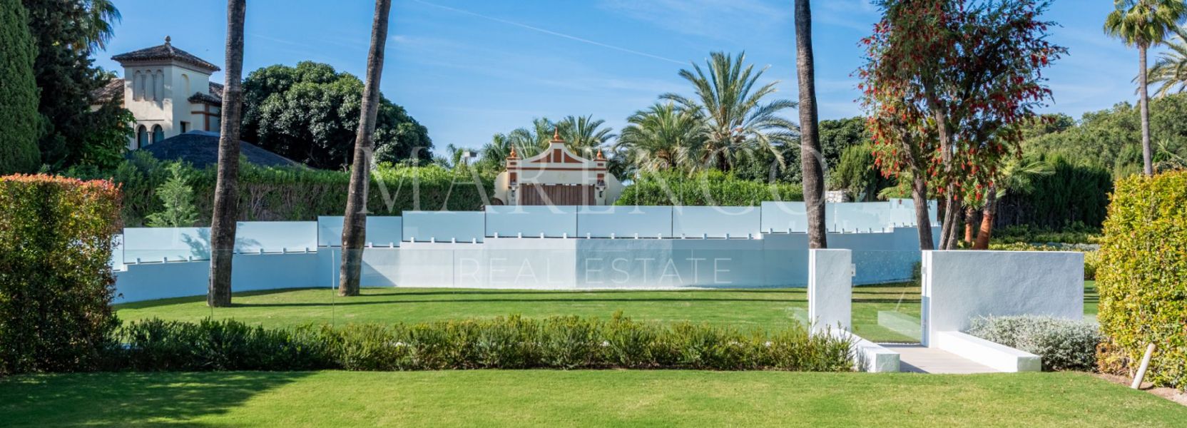 Half Vrijstaande Villa in Nueva Andalucia, Marbella