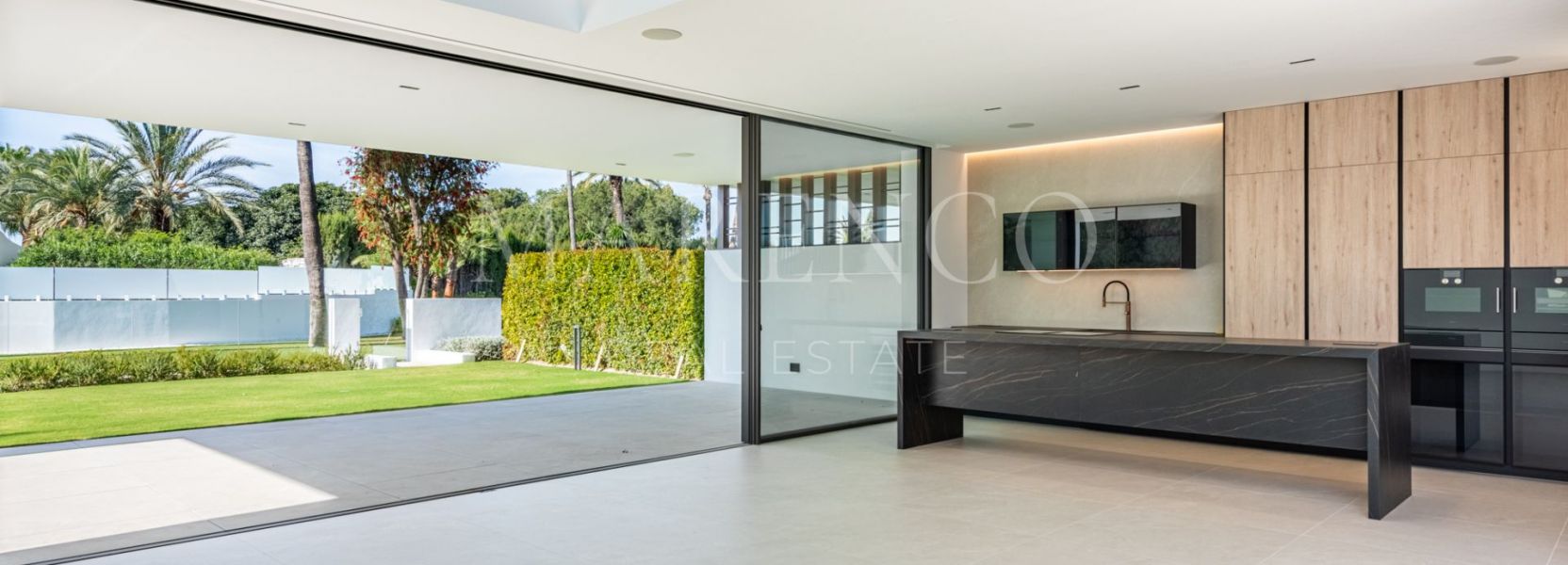 Half Vrijstaande Villa in Nueva Andalucia, Marbella