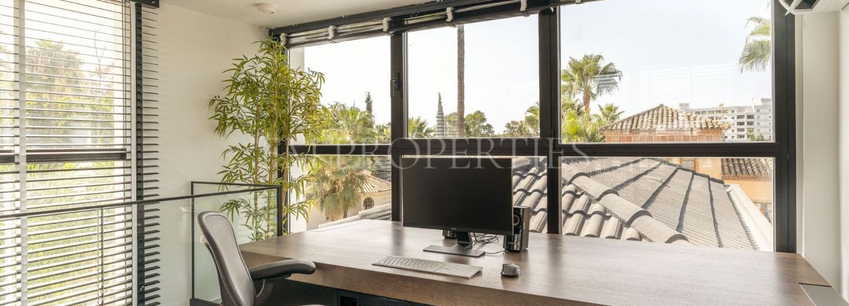 Villa  in Supermanzana H, Nueva Andalucia, Marbella