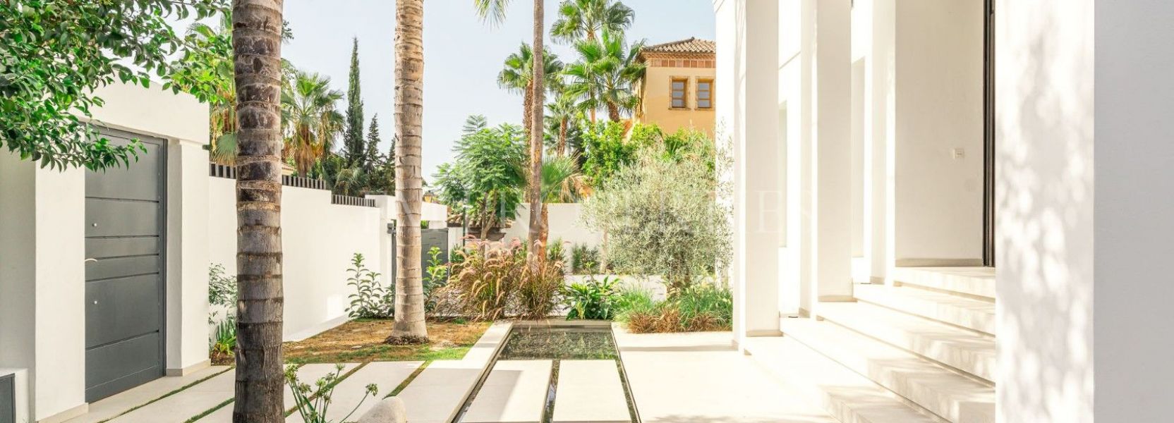 Villa  in Supermanzana H, Nueva Andalucia, Marbella