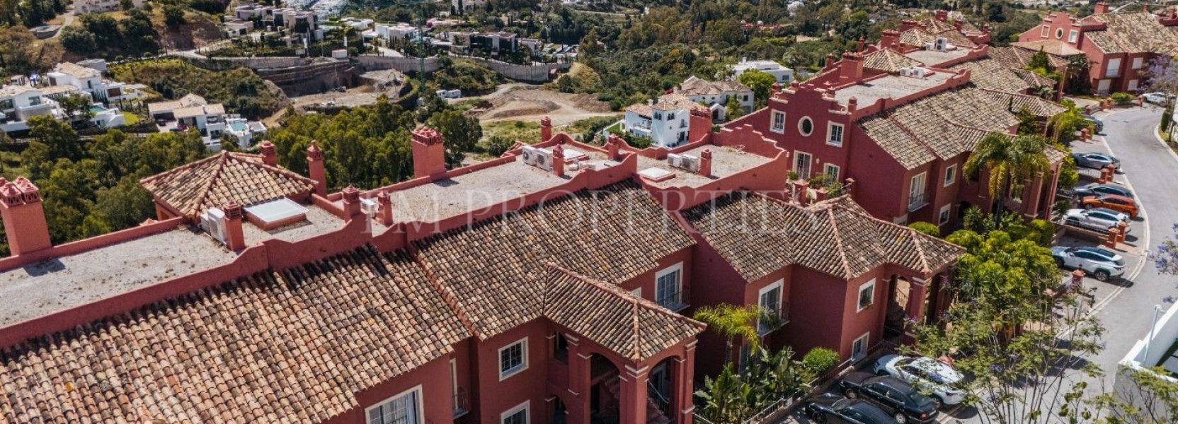 Ático  en Monte Halcones, Benahavis