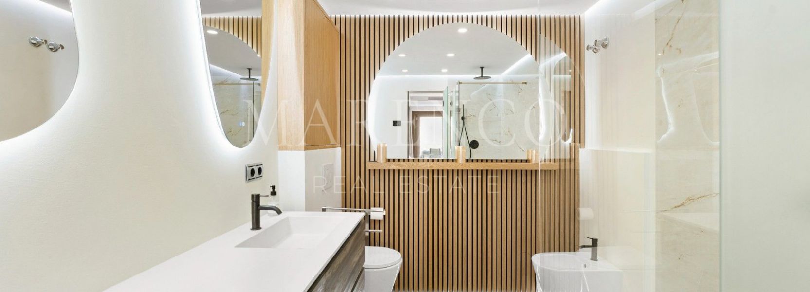 Zweistöckiges Penthouse in Bahia de la Plata, Estepona Ost, Estepona