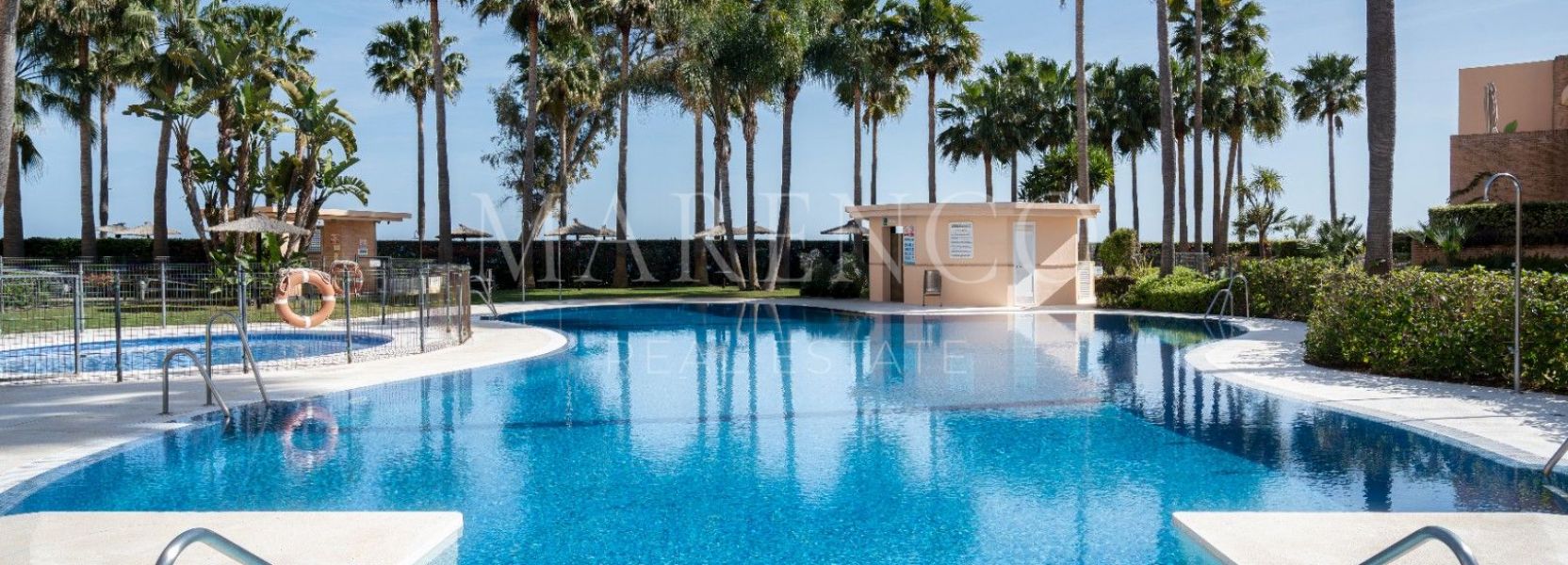 Zweistöckiges Penthouse in Bahia de la Plata, Estepona Ost, Estepona